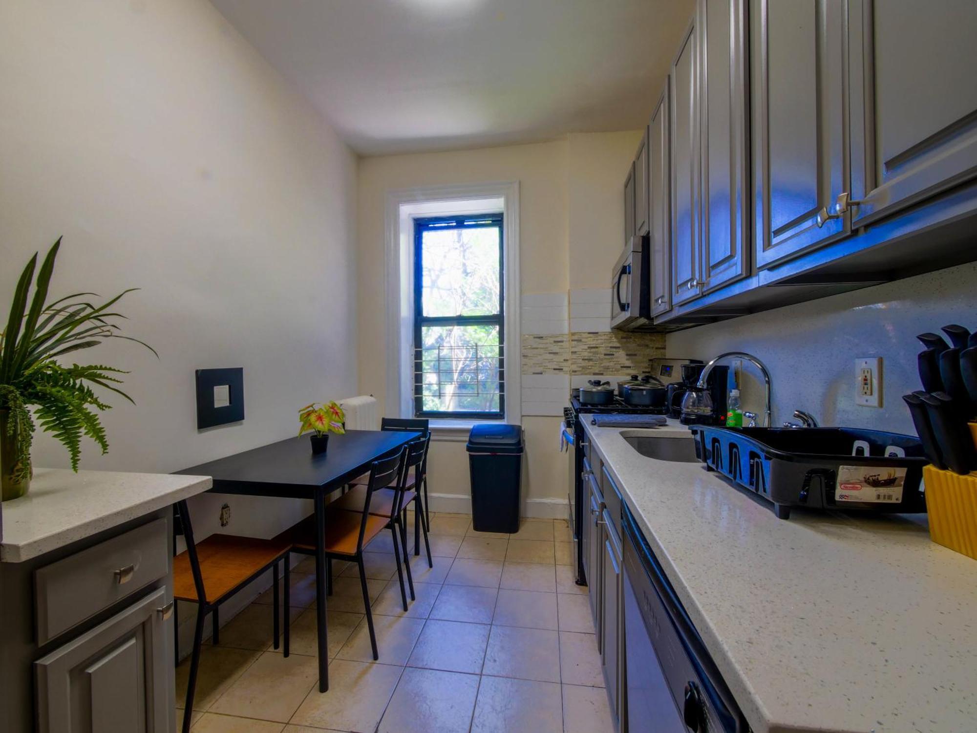 Charming 1Br Apartment Near Nyc Ideal For Urban Explorers Джерси-Сити Экстерьер фото